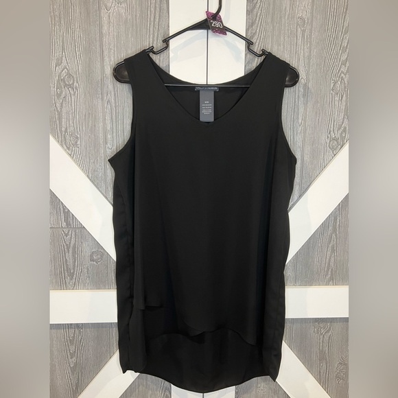 Chelsea & Theodore Tops - B4.41 LIKE NEW Chelsea & Theodore Crossover Shell M